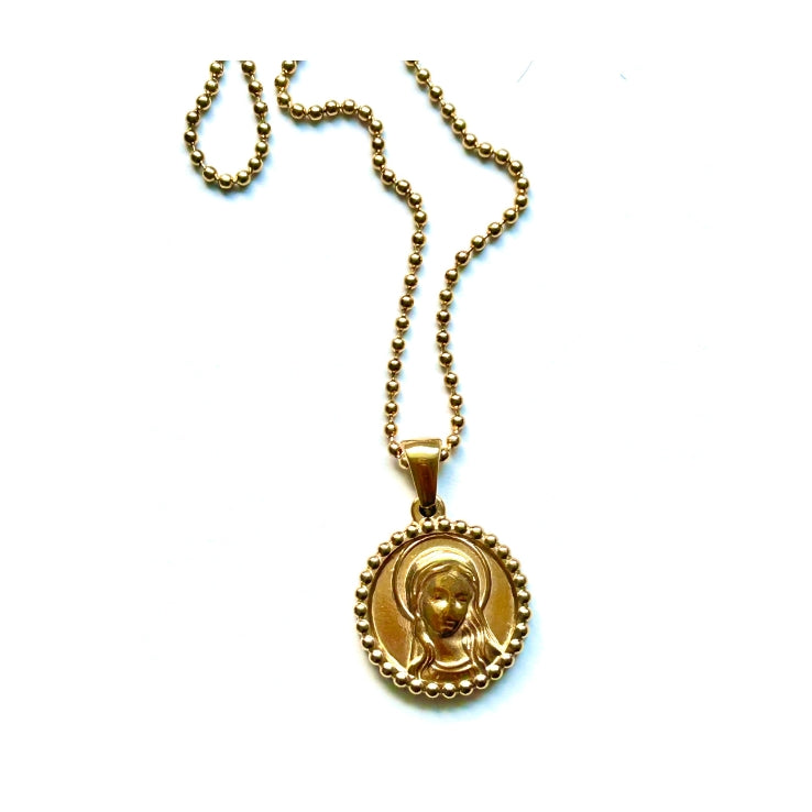 Medalla de la Virgen Niña de acero dorado con cadena de bolitas