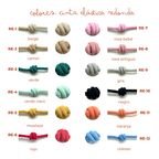 Colores del cordón elástico redondo del llavero con medalla de oración