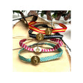 Pulseras de tela con medalla de acero de la Virgen Milagrosa en varios colores